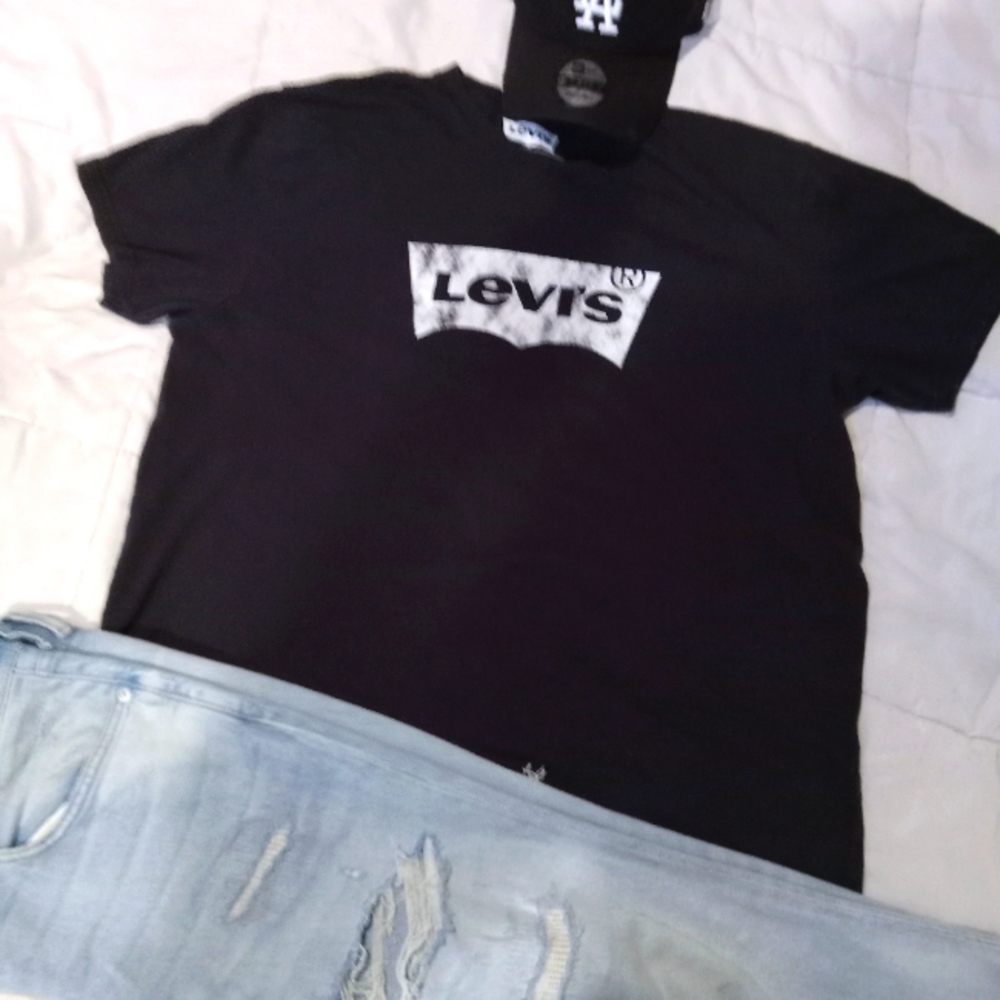 Levi tee blk*